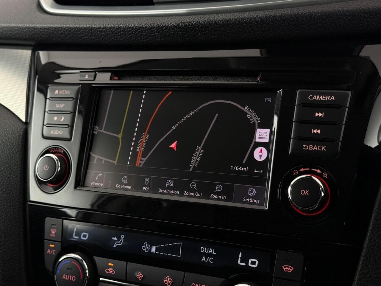 Nissan Qashqai thumbnail Infotainment System