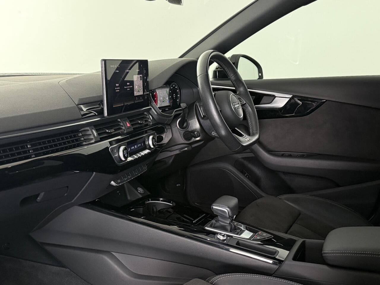 Audi A4 Avant thumbnail Interior Front