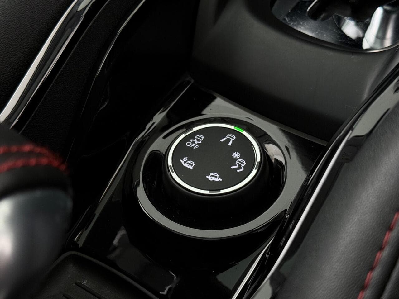 Peugeot 2008 thumbnail Misc Controls