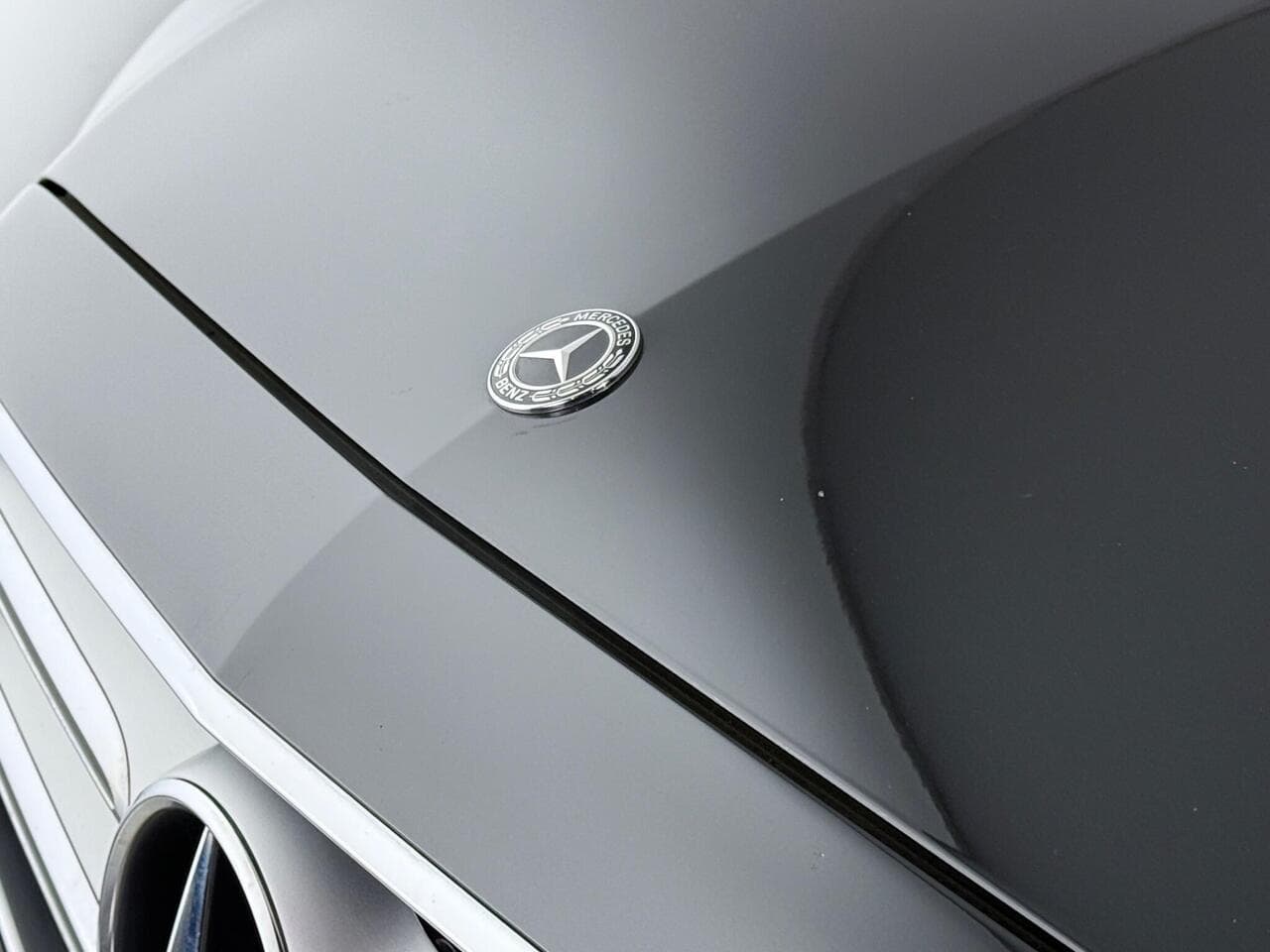 Mercedes-Benz E Class thumbnail Badge Exterior
