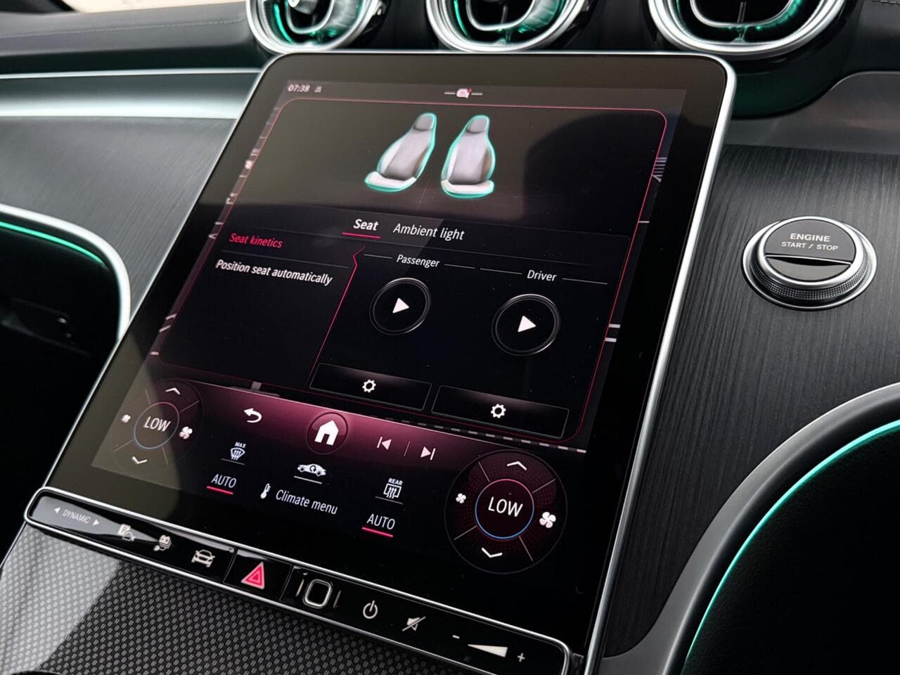 Mercedes-Benz C Class thumbnail Infotainment System