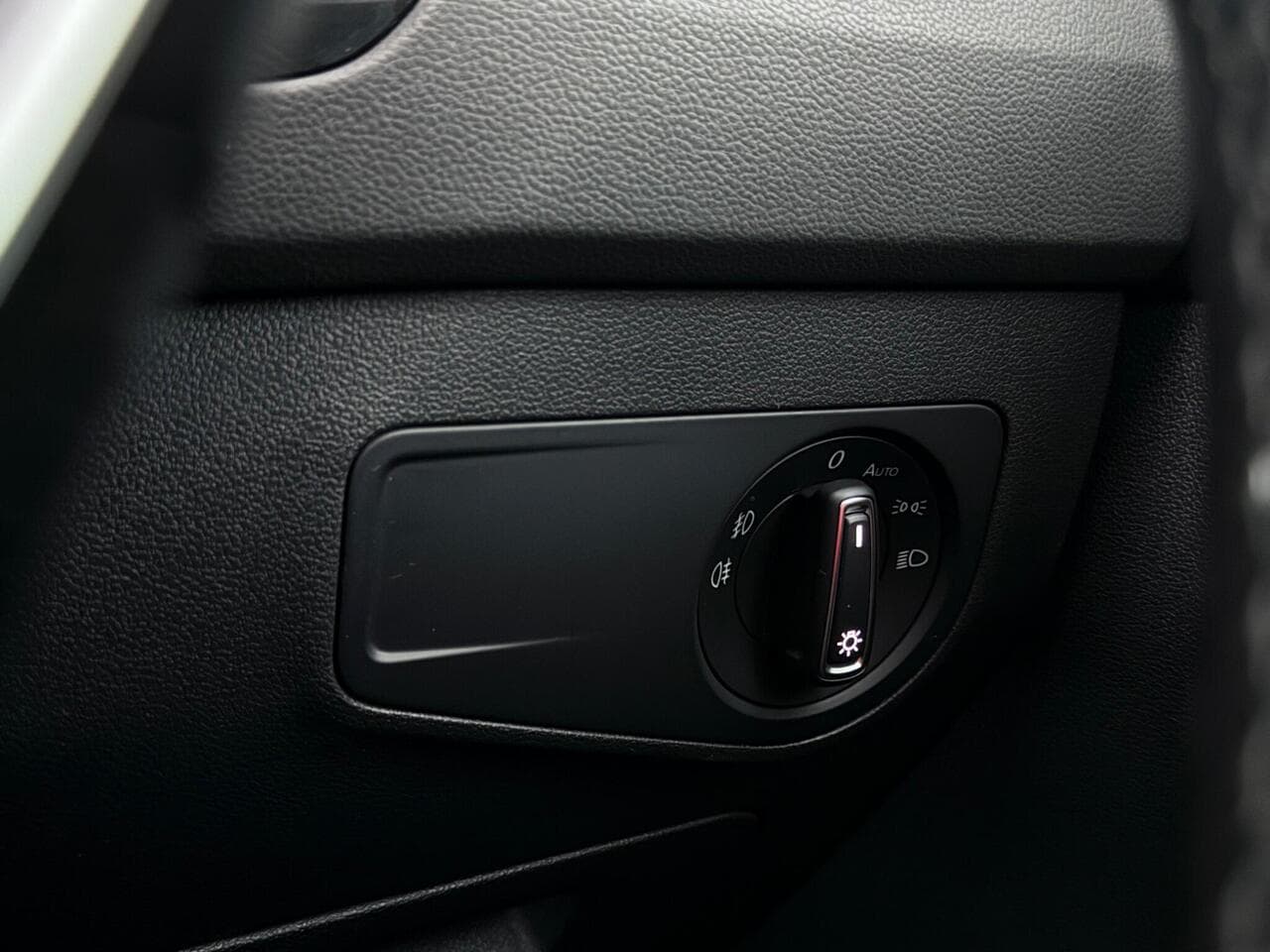 Volkswagen Tiguan thumbnail Misc Controls