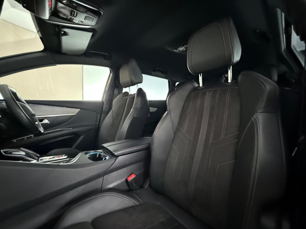 Peugeot 5008 thumbnail Seat Front Passenger