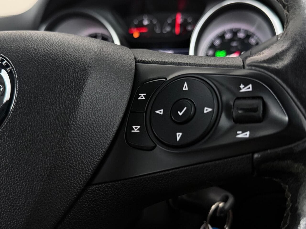 Vauxhall Astra thumbnail Misc Controls