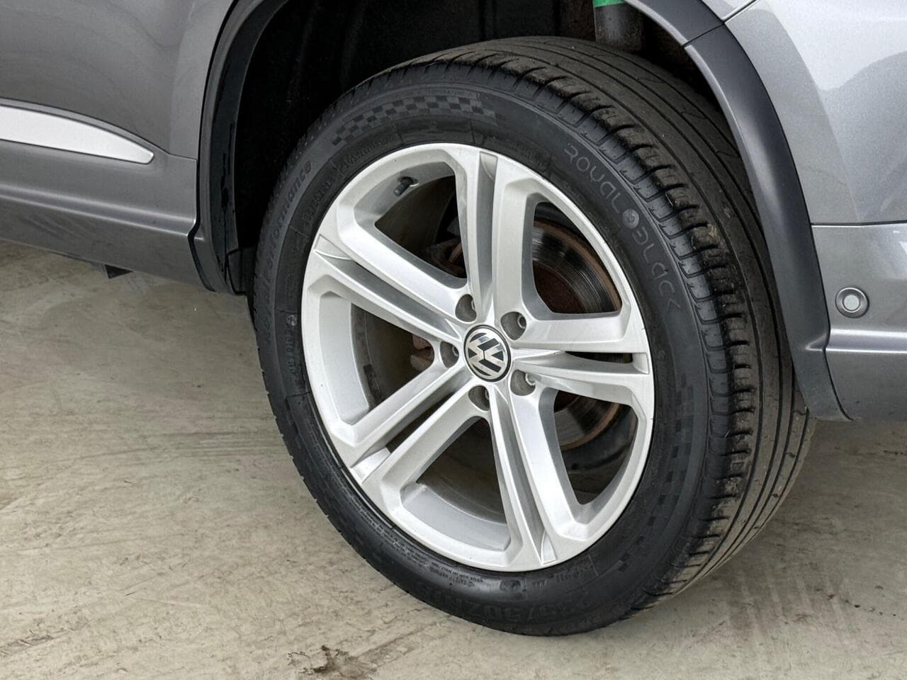 Volkswagen Tiguan thumbnail Wheel