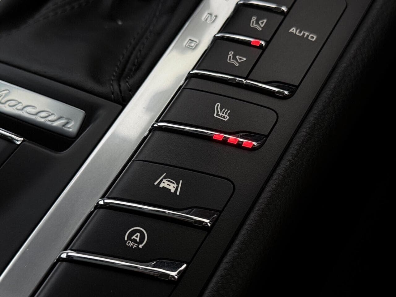 Porsche Macan thumbnail Misc Controls