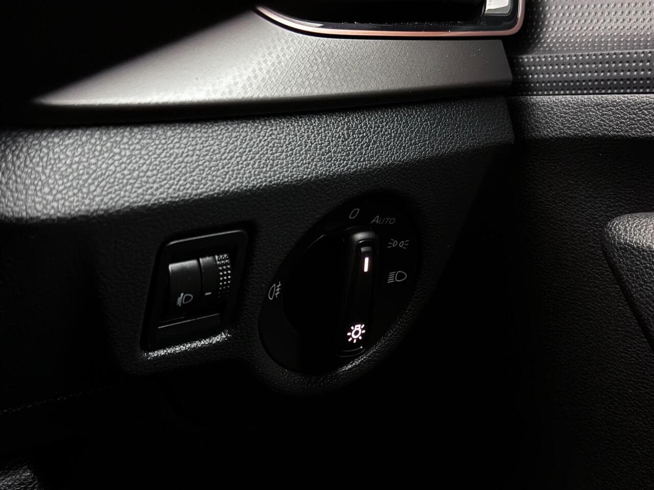 Skoda Kamiq thumbnail Misc Controls