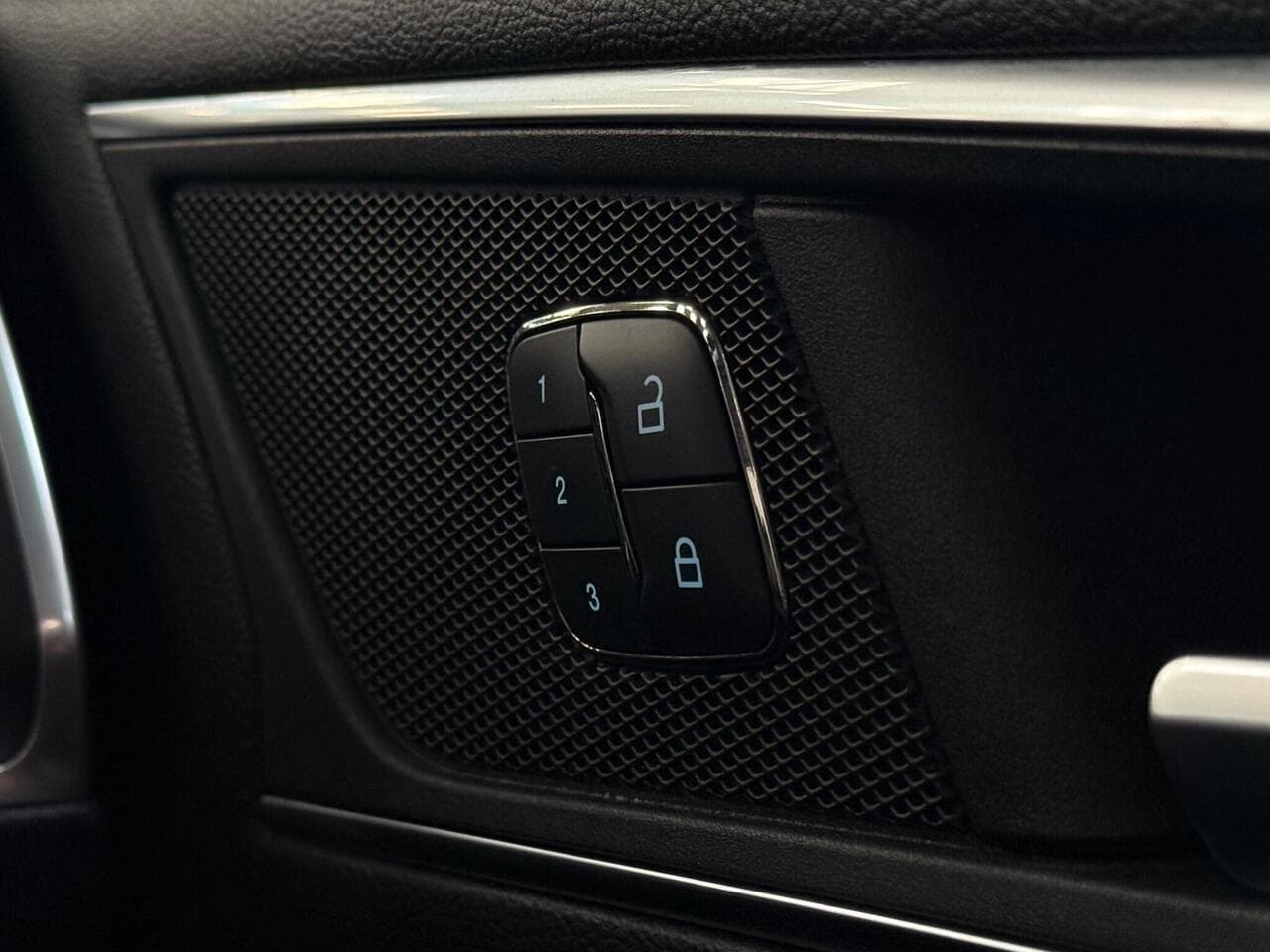 Ford Edge thumbnail Misc Controls