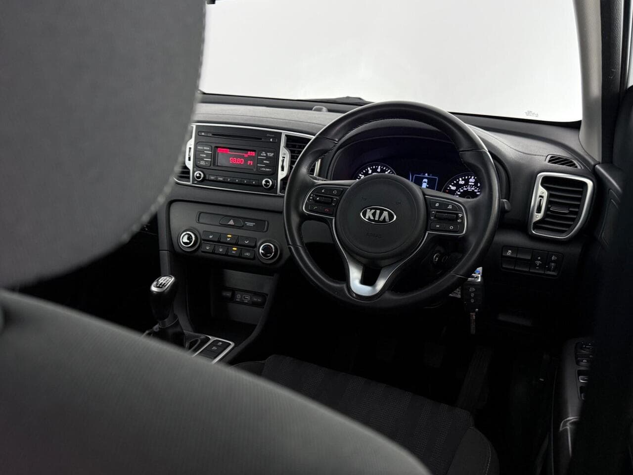 Kia Sportage thumbnail Interior Front