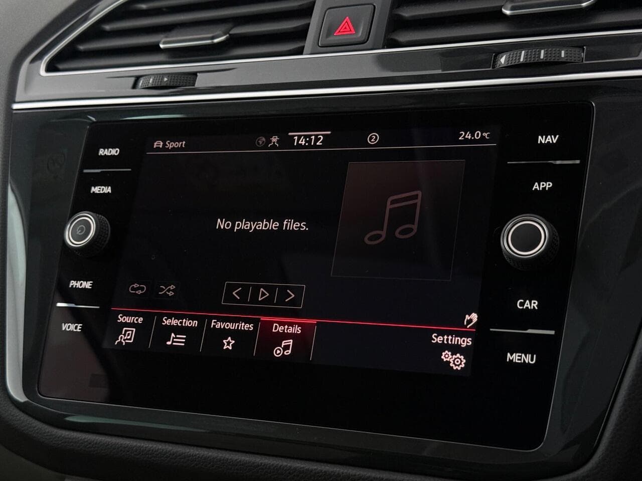 Volkswagen Tiguan thumbnail Infotainment System