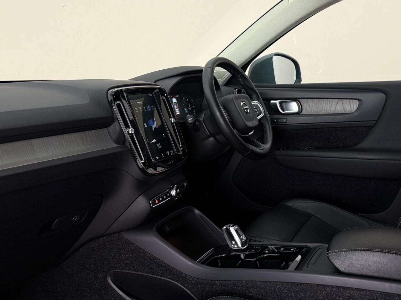 Volvo XC40 thumbnail Interior Front