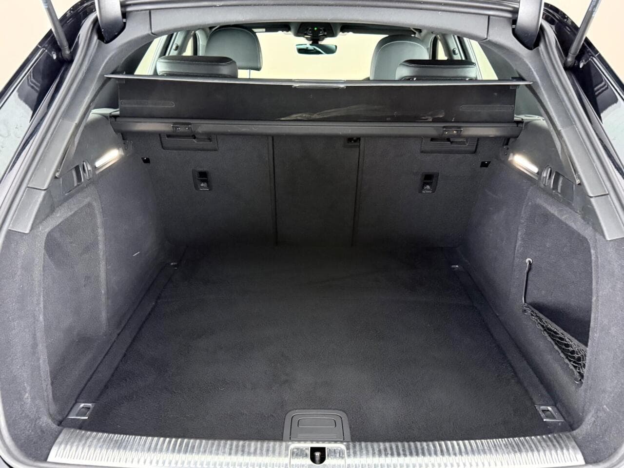 Audi A4 Avant thumbnail Boot