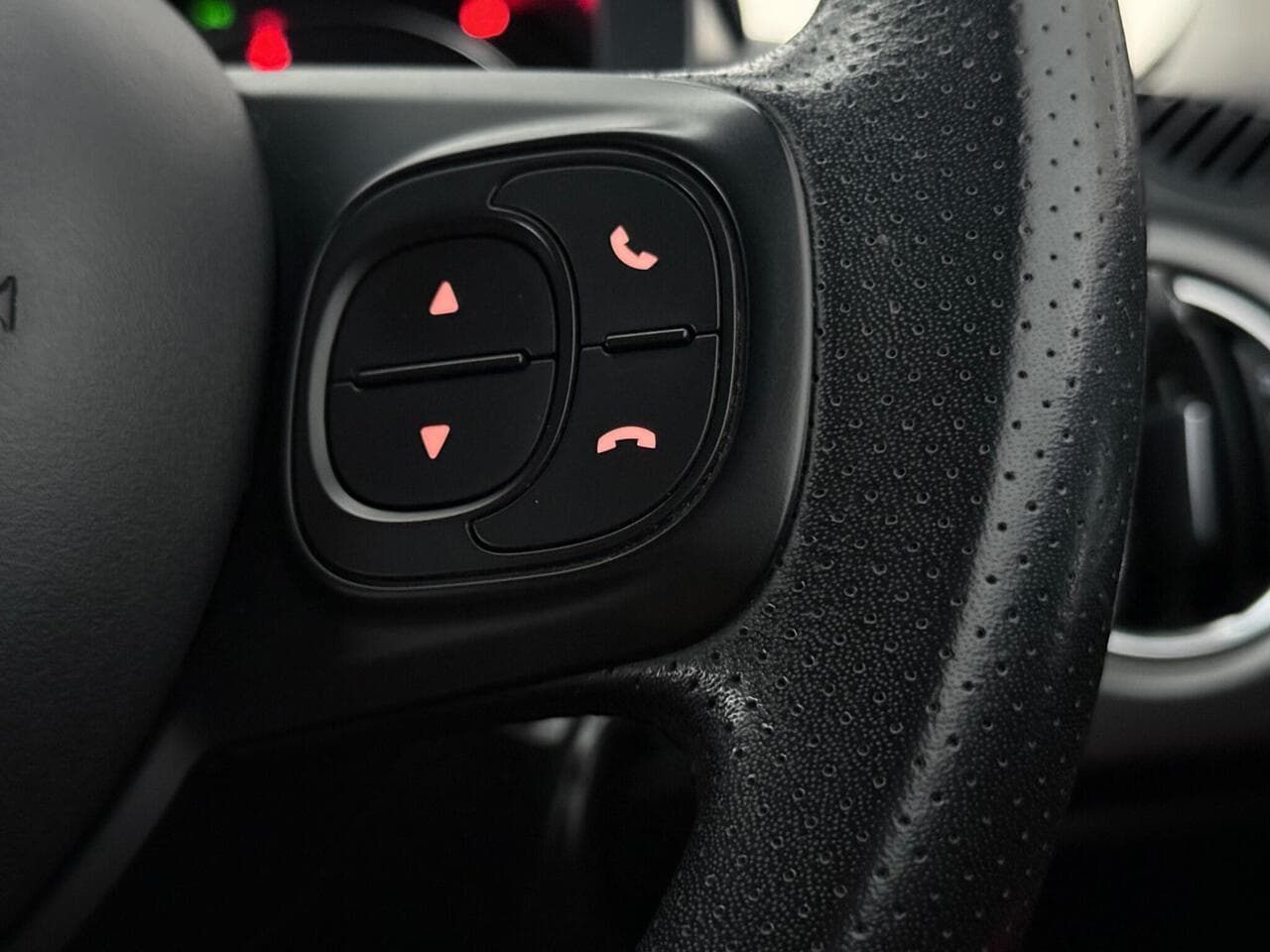 Abarth 595 thumbnail Misc Controls