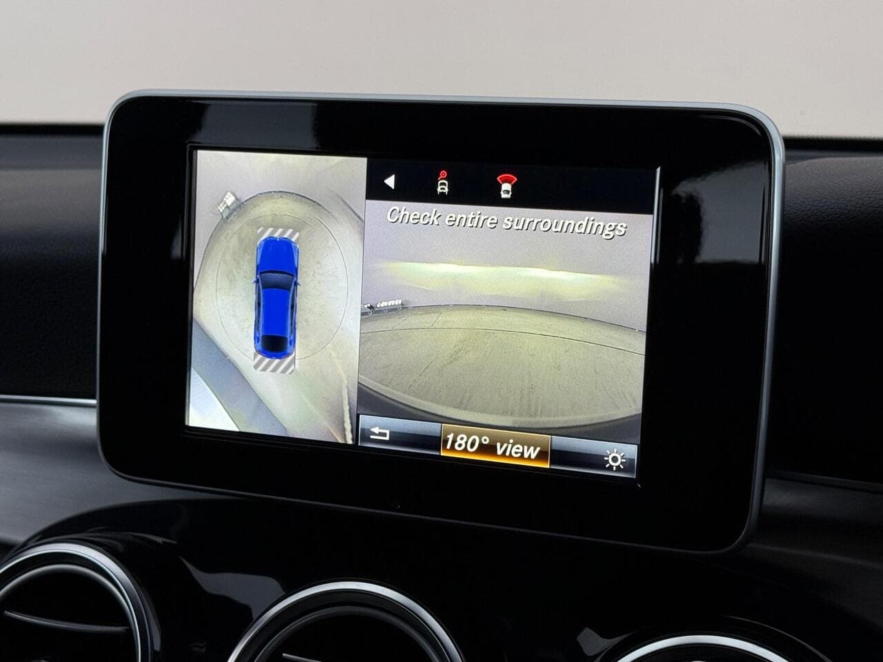 Mercedes-Benz GLC thumbnail Infotainment System