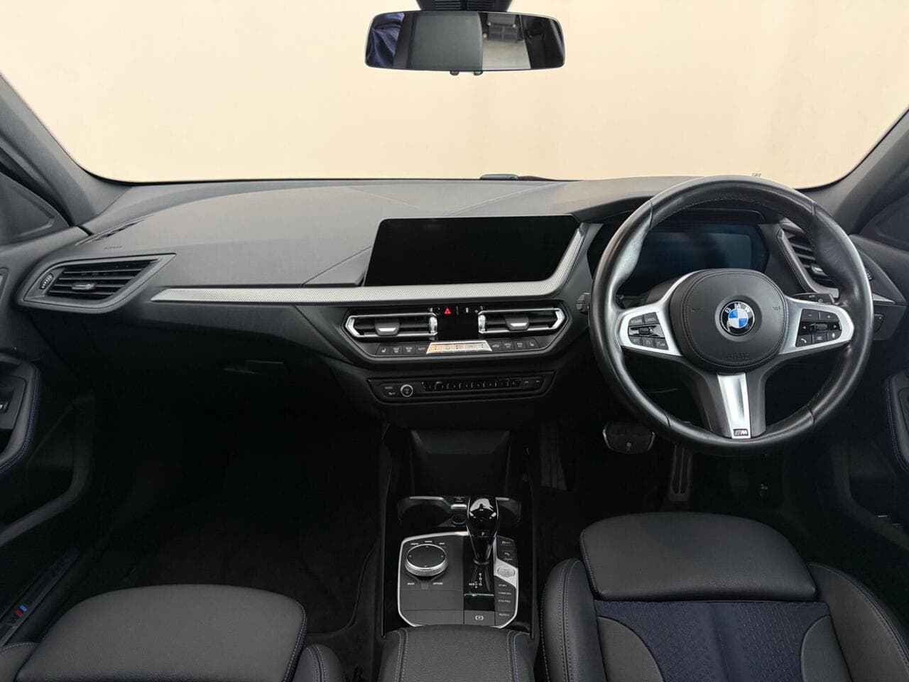 BMW 1 Series thumbnail Interior Front