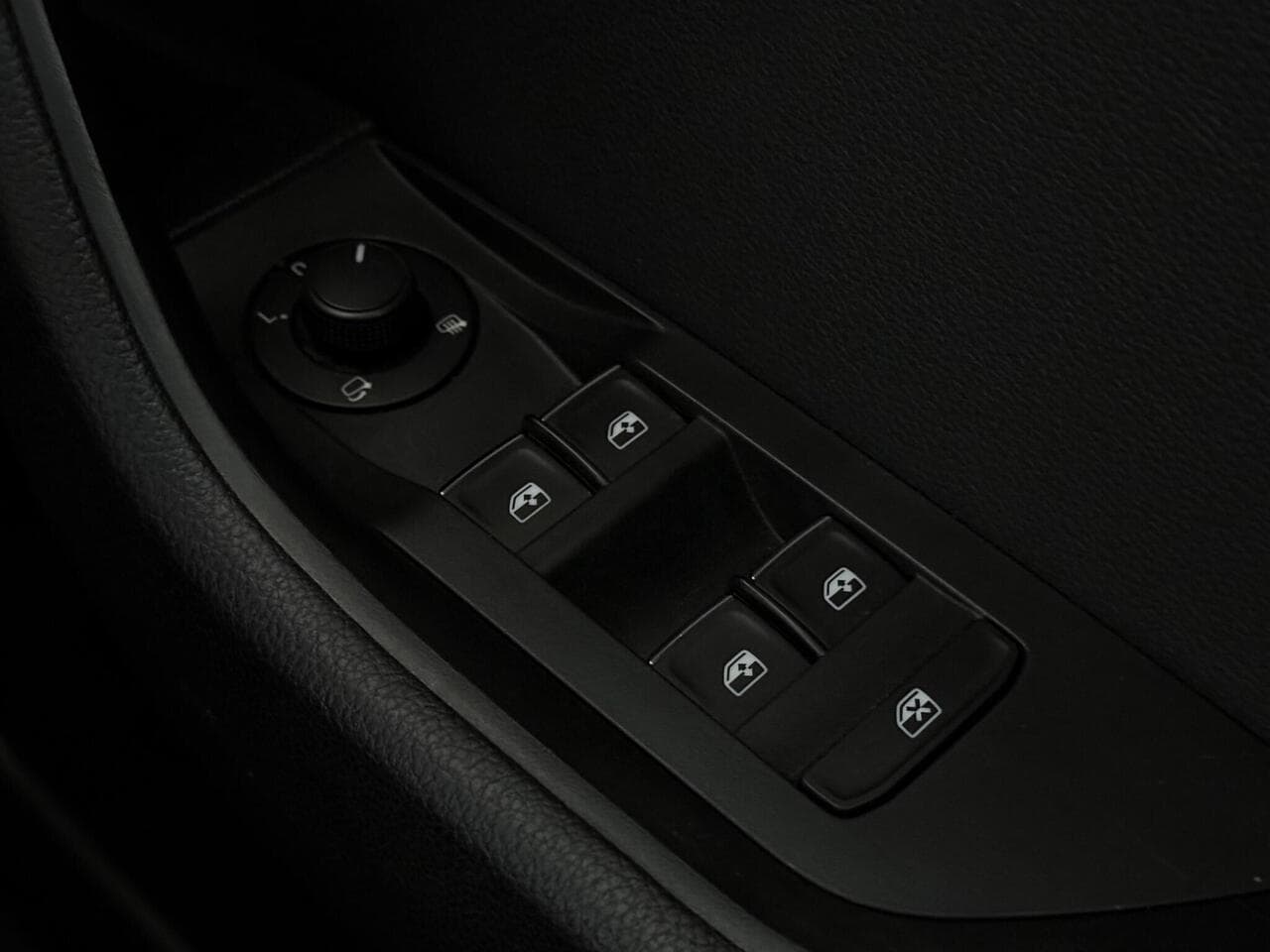 Skoda Superb thumbnail Misc Controls