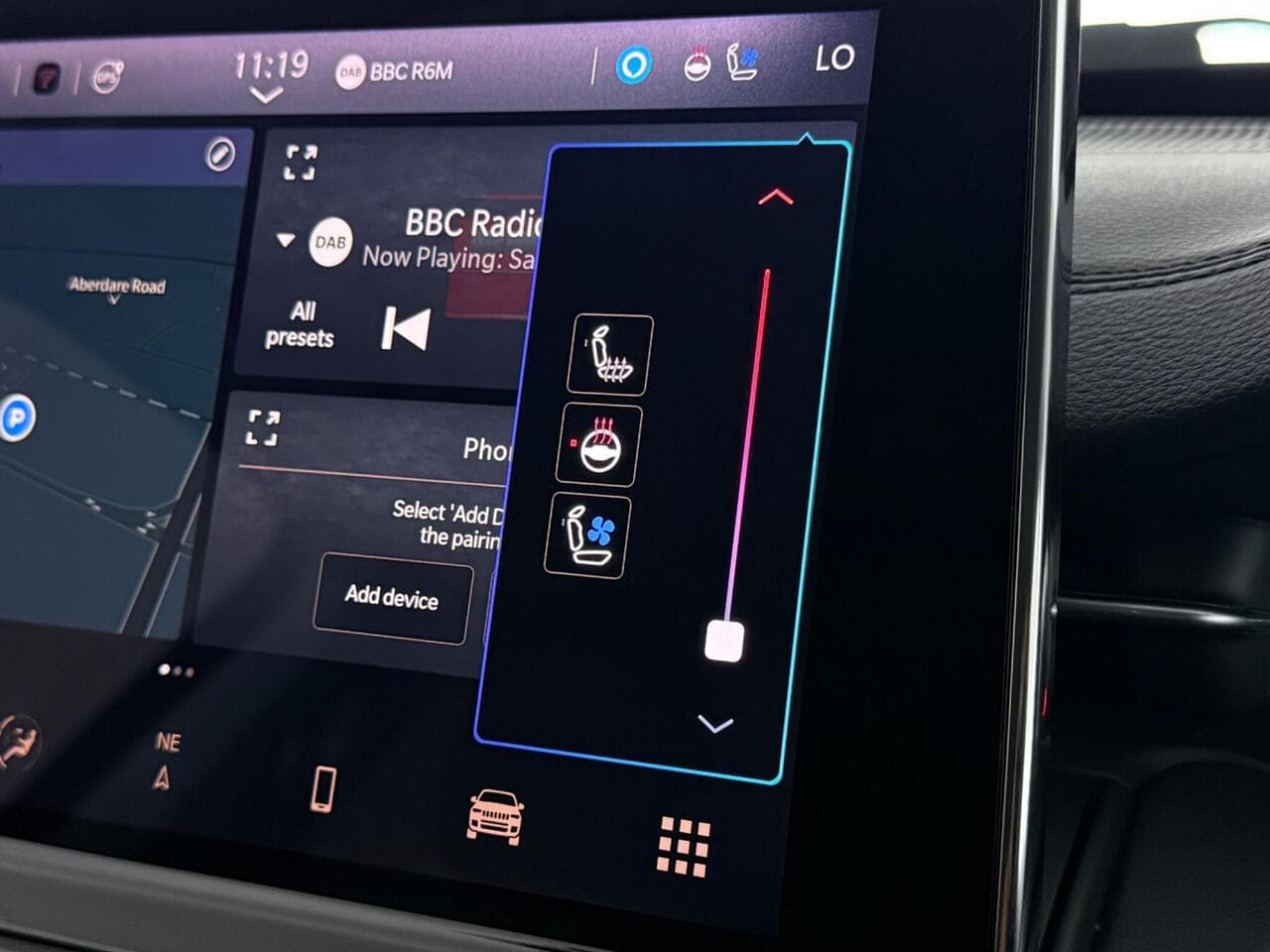 Jeep Compass thumbnail Infotainment System