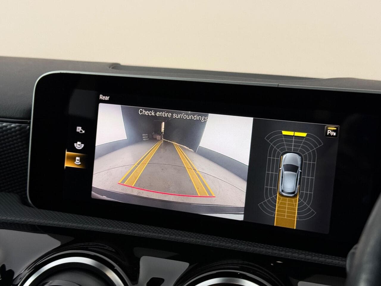 Mercedes-Benz A Class thumbnail Infotainment System