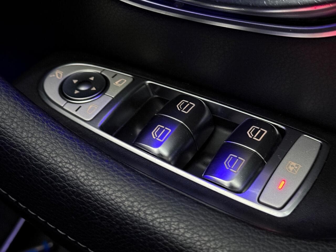 Mercedes-Benz E Class thumbnail Misc Controls