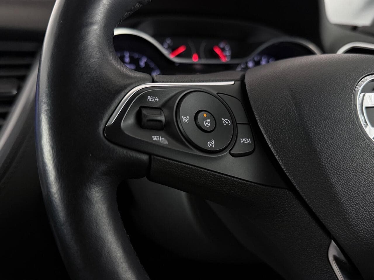 Vauxhall Grandland X thumbnail Misc Controls