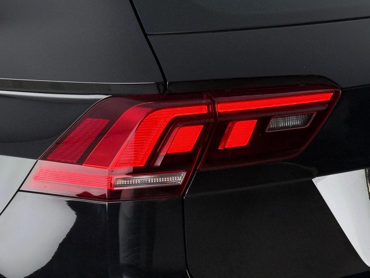 Volkswagen Tiguan thumbnail Image 12