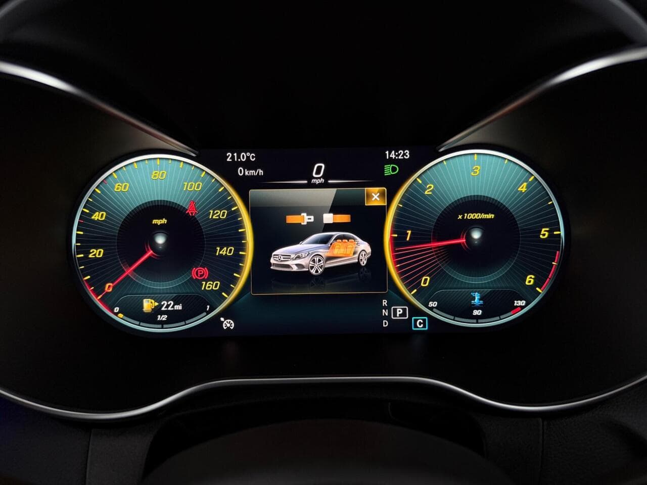 Mercedes-Benz C Class thumbnail Driver Instruments
