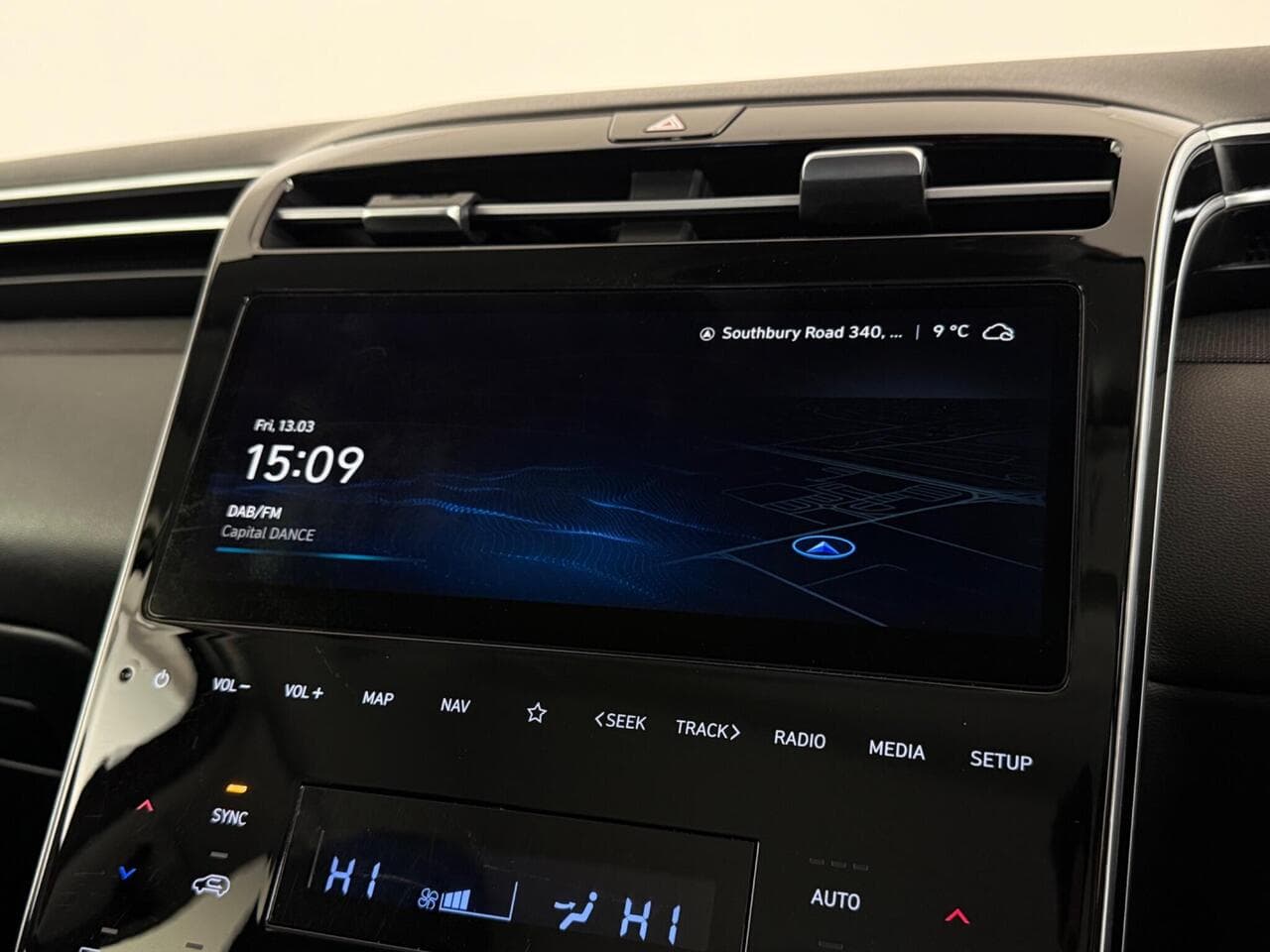 Hyundai TUCSON thumbnail Infotainment System