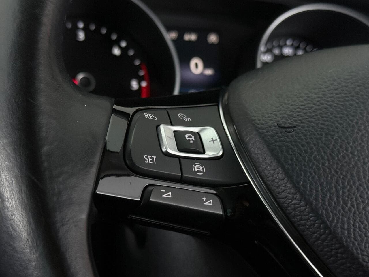 Volkswagen Tiguan thumbnail Misc Controls