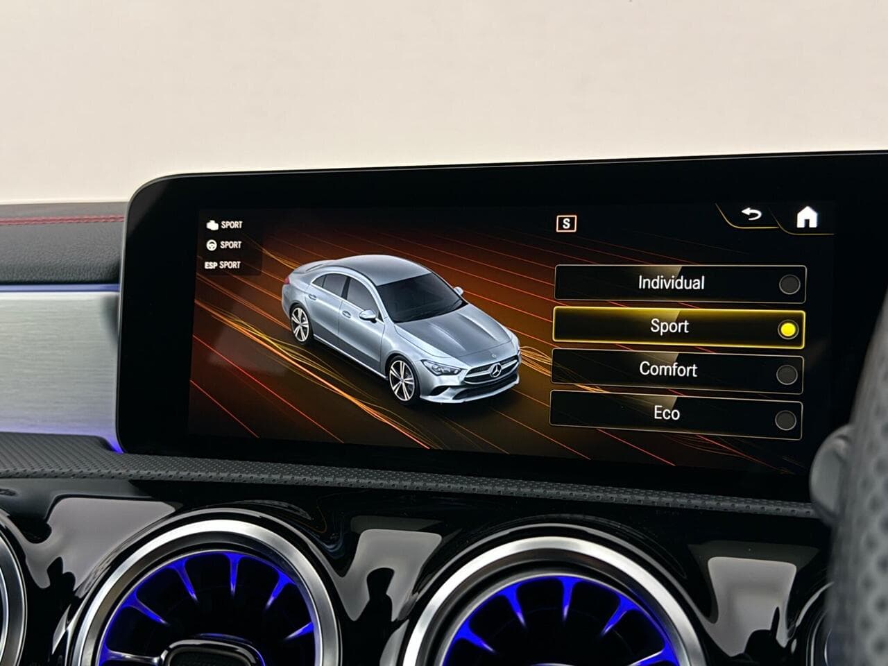 Mercedes-Benz CLA thumbnail Infotainment System
