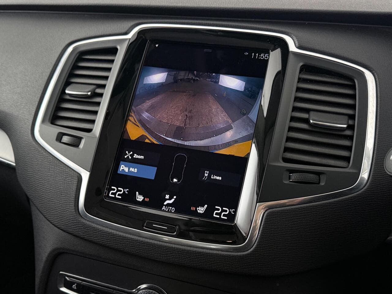 Volvo XC90 thumbnail Infotainment System