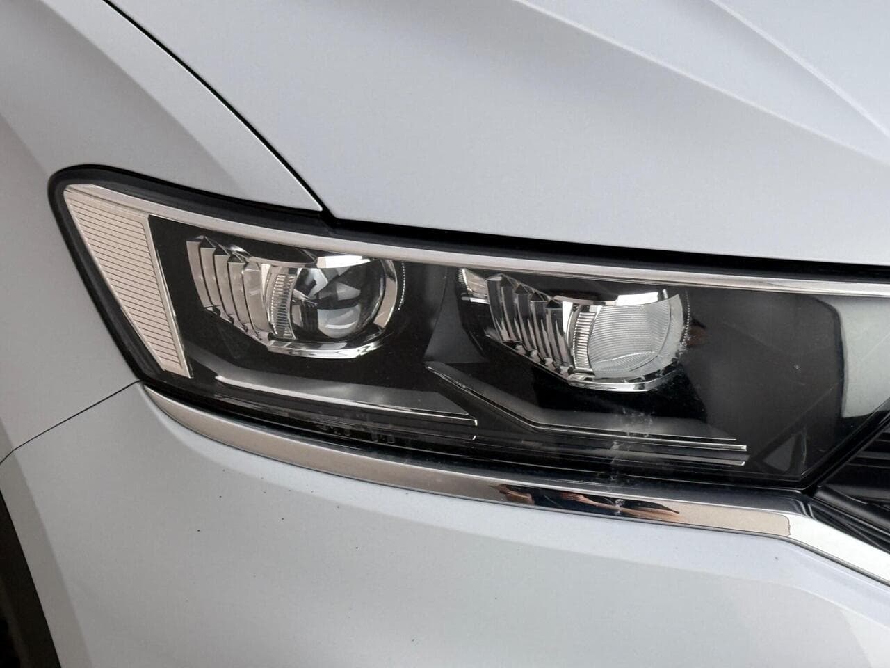 Volkswagen T-Roc thumbnail Lights Front