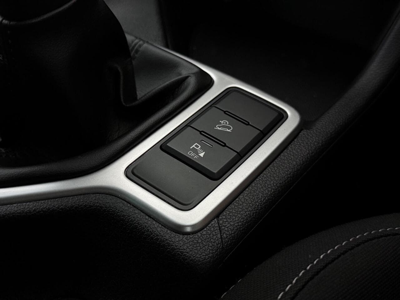 Kia Sportage thumbnail Misc Controls
