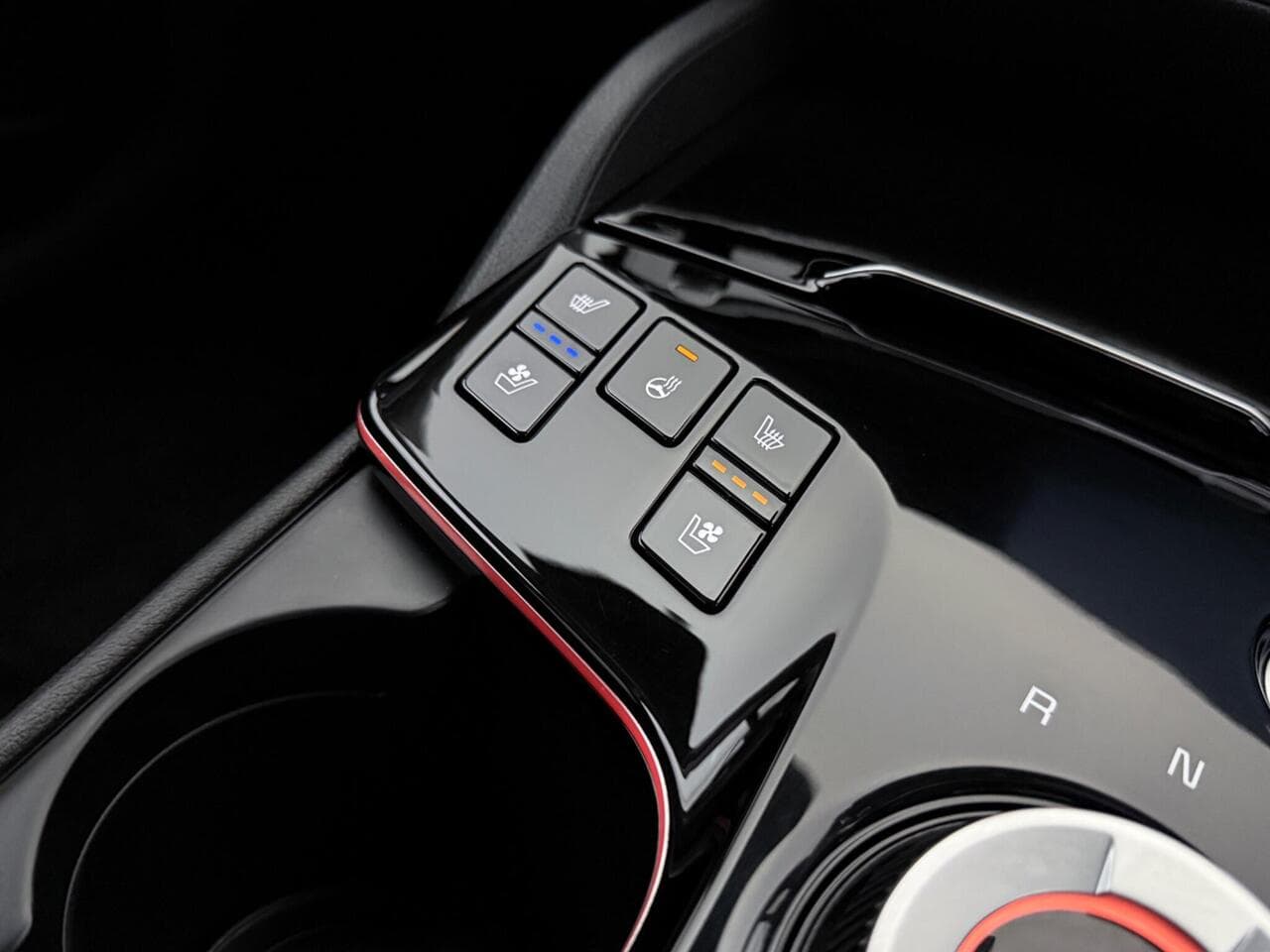 Kia Sportage thumbnail Misc Controls
