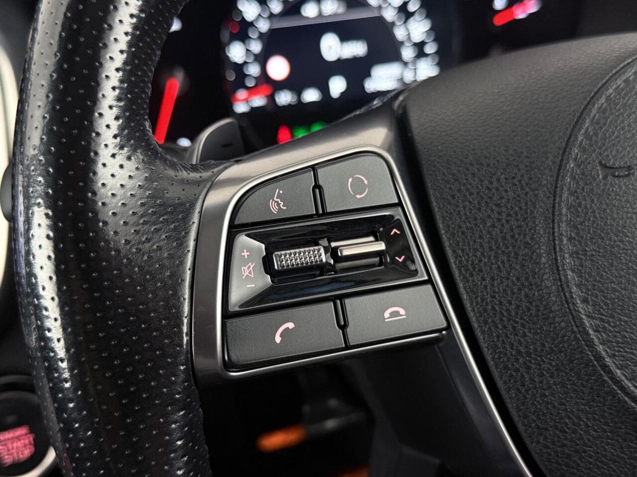 Kia Sorento thumbnail Misc Controls