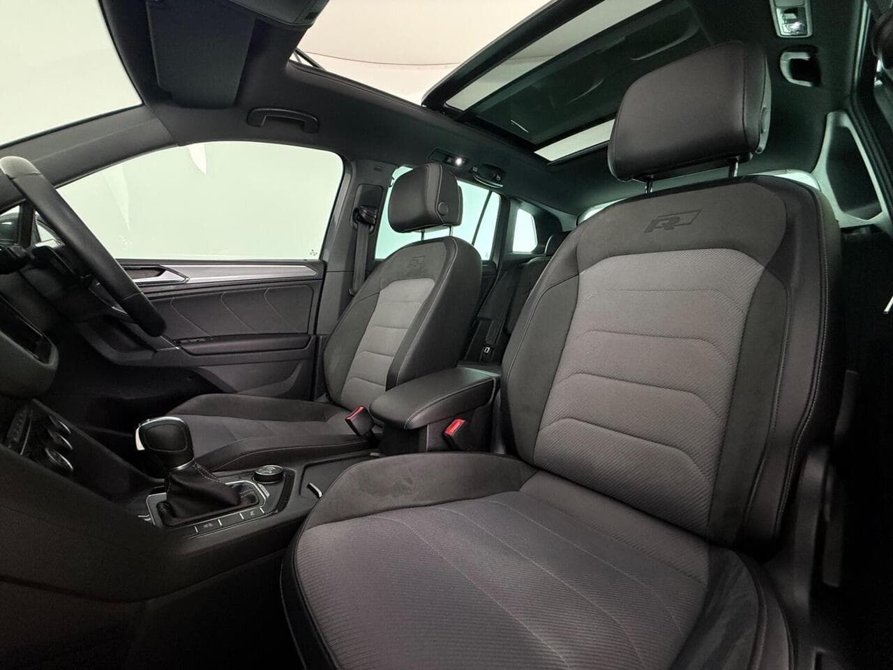 Volkswagen Tiguan thumbnail Seat Front Passenger