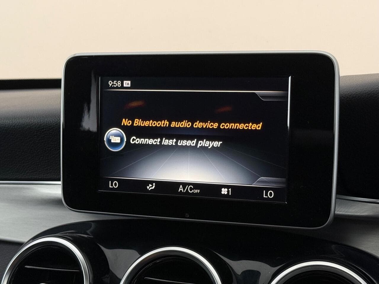 Mercedes-Benz C Class thumbnail Infotainment System