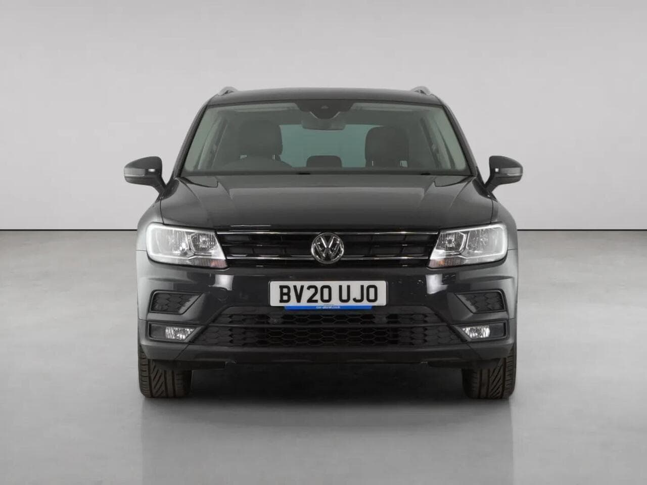 Volkswagen Tiguan thumbnail Front