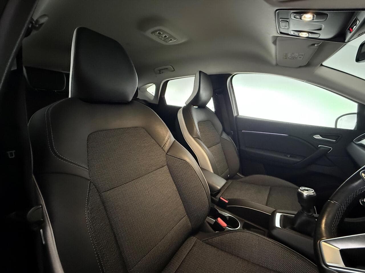 Renault Captur thumbnail Seat Driver