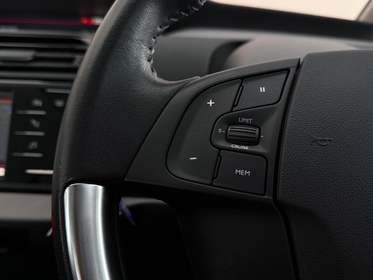 Citroen Grand C4 SpaceTourer thumbnail Misc Controls