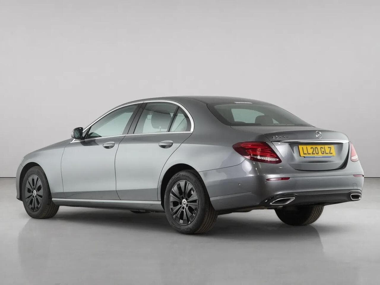 Mercedes-Benz E Class thumbnail Rear Left