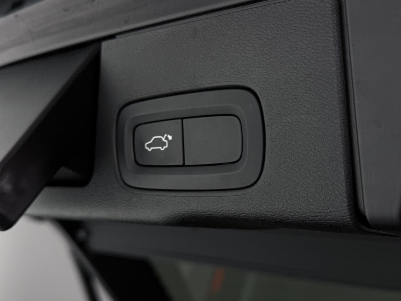 Volvo XC60 thumbnail Misc Controls