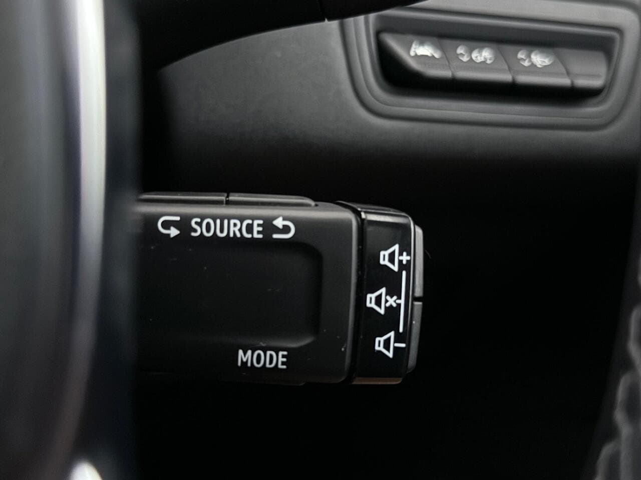Renault Captur thumbnail Misc Controls
