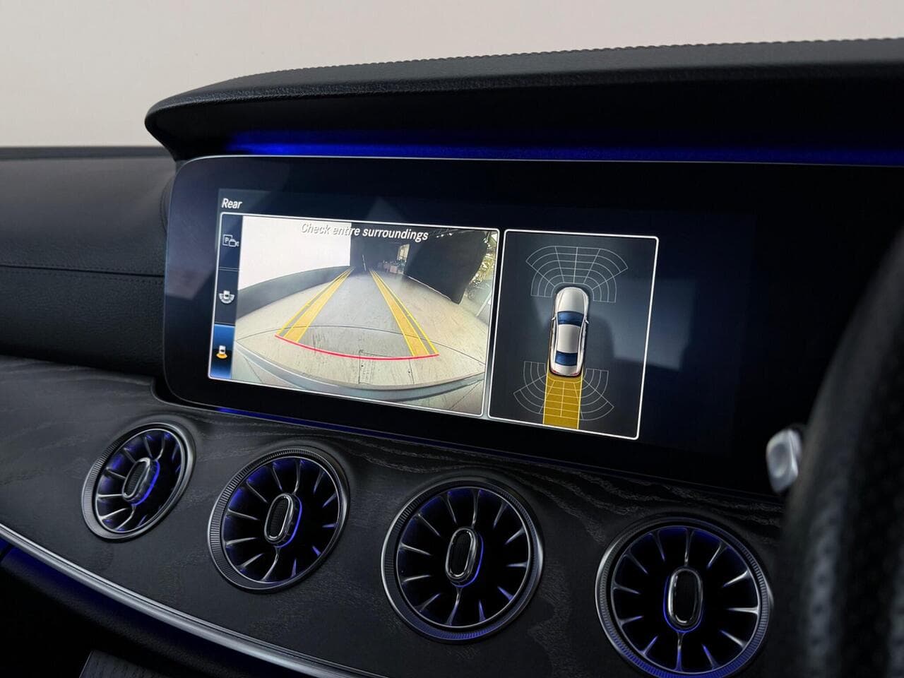 Mercedes-Benz CLS thumbnail Infotainment System