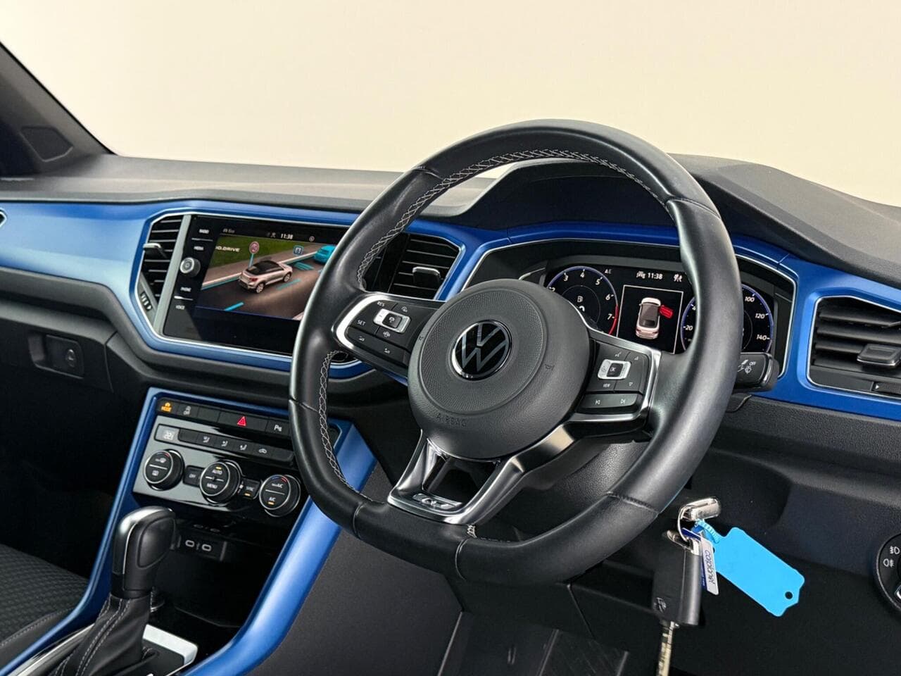 Volkswagen T-Roc thumbnail Steering Wheel