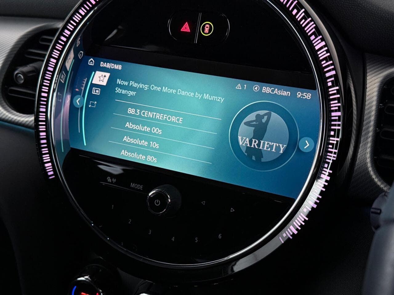 MINI Hatch thumbnail Infotainment System