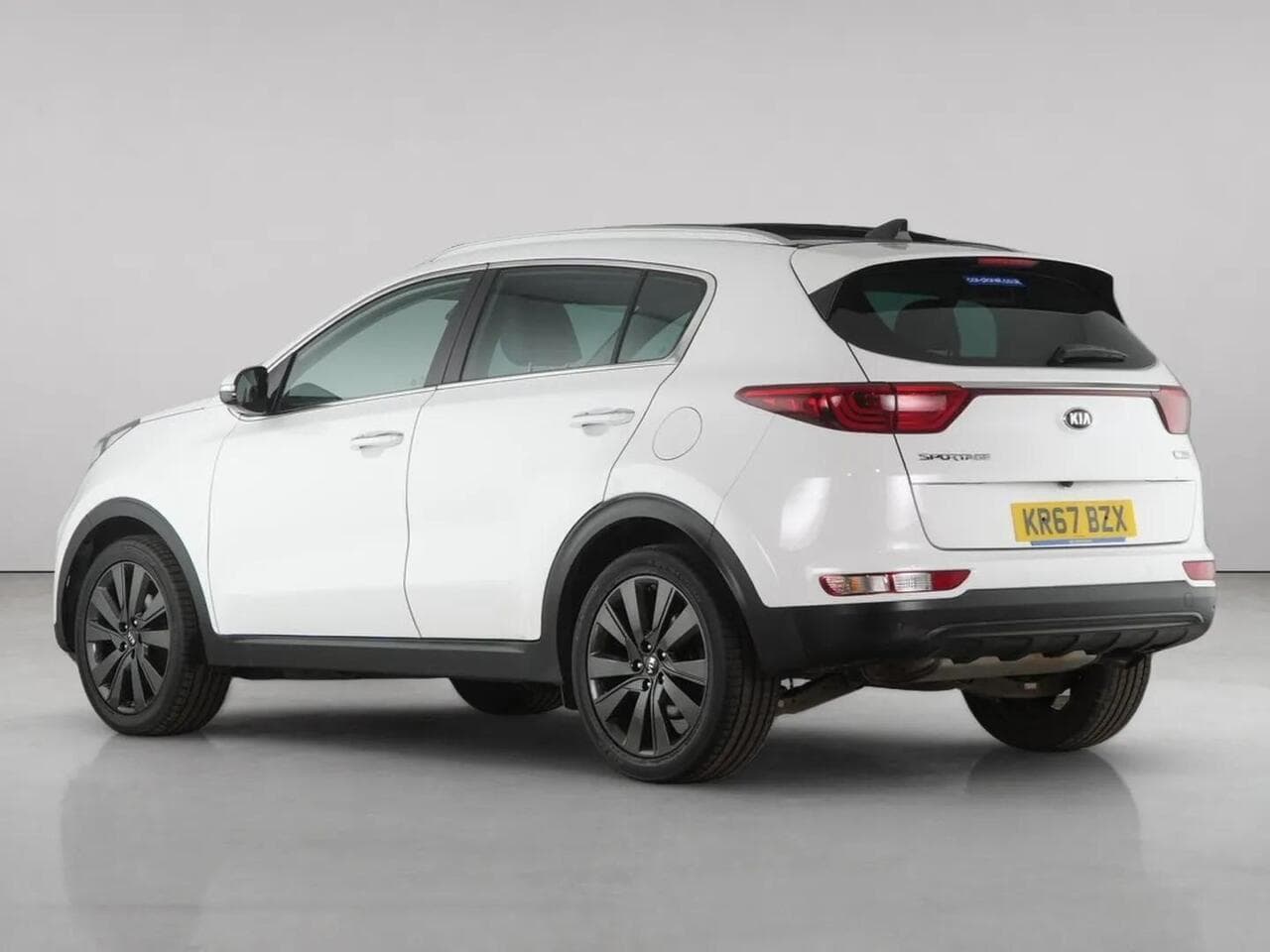 Kia Sportage thumbnail Rear Left