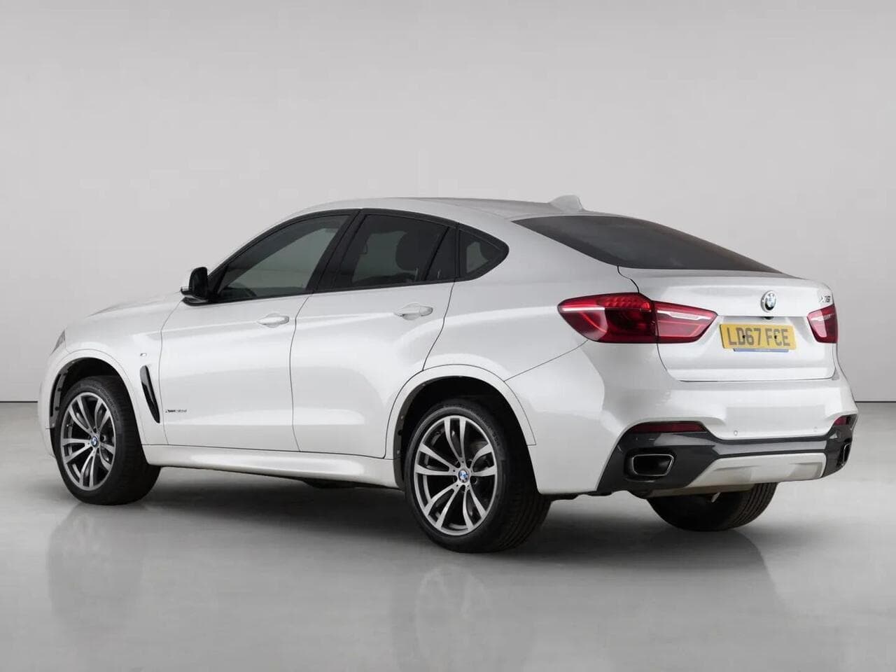 BMW X6 thumbnail Rear Left