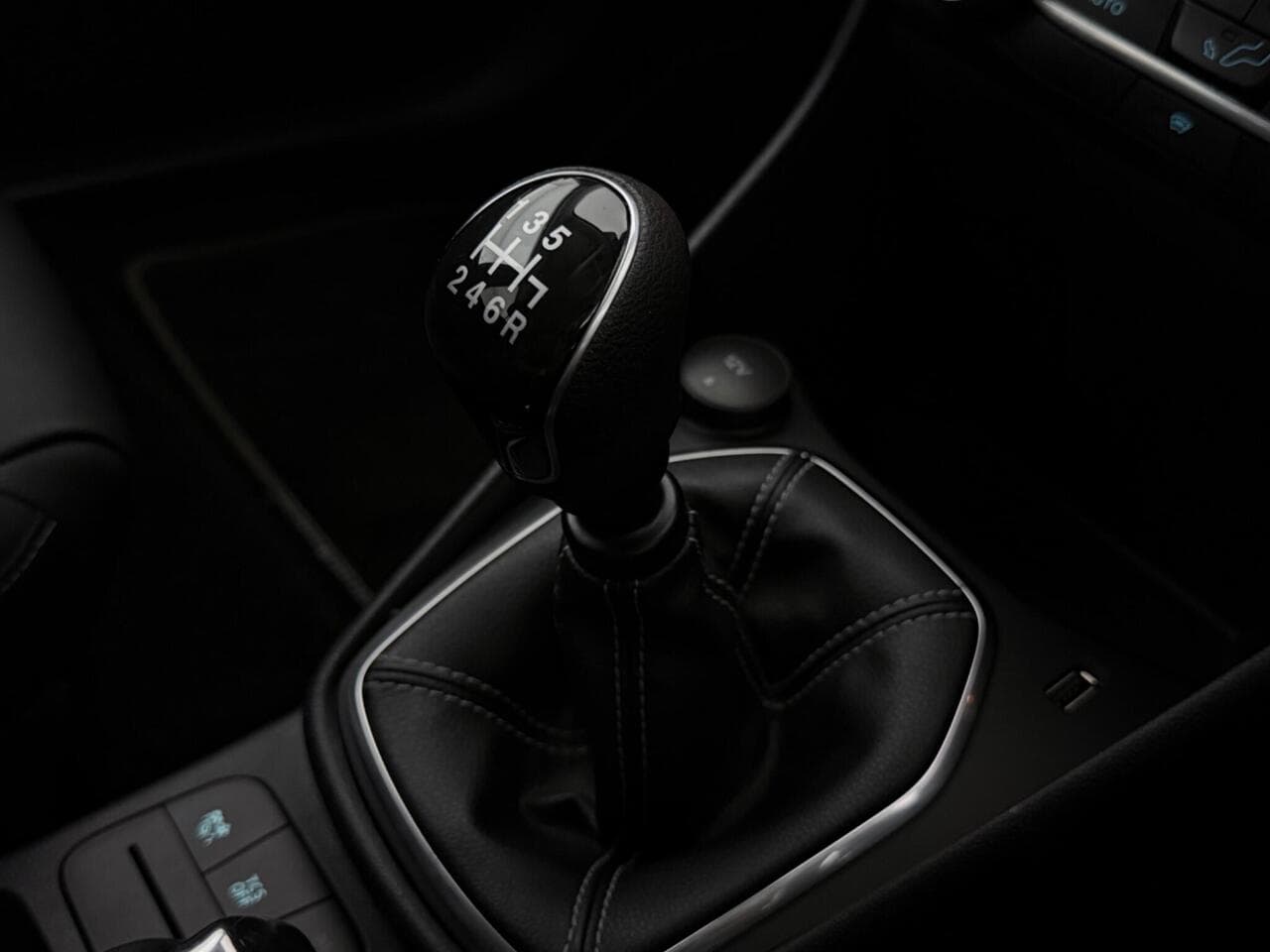 Ford Fiesta thumbnail Interior Front