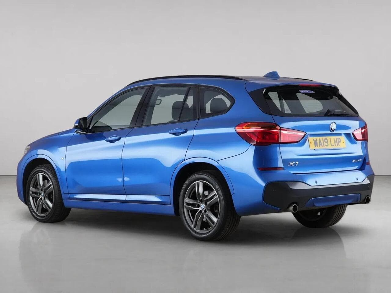 BMW X1 thumbnail Rear Left