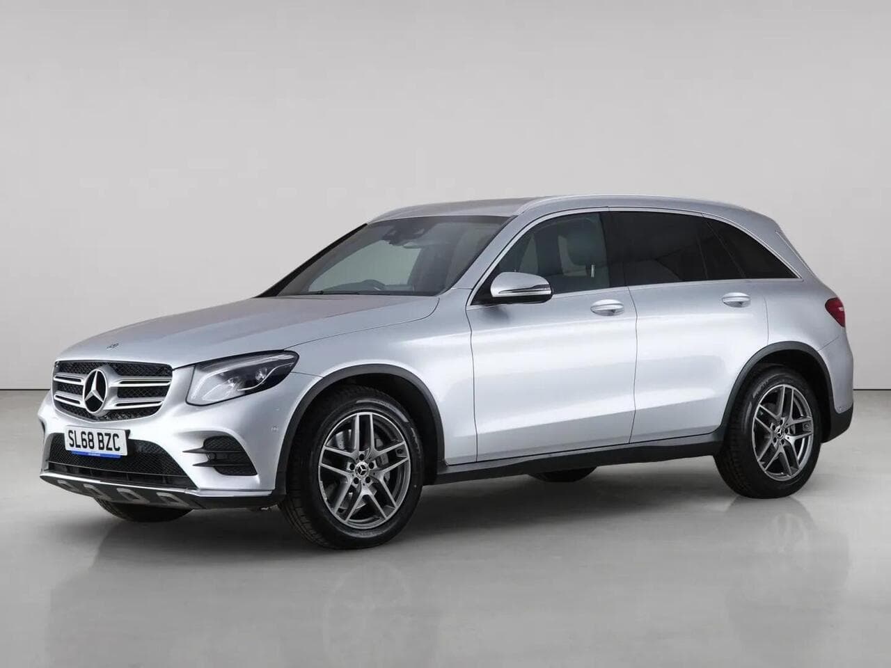 Mercedes-Benz GLC thumbnail Front Left